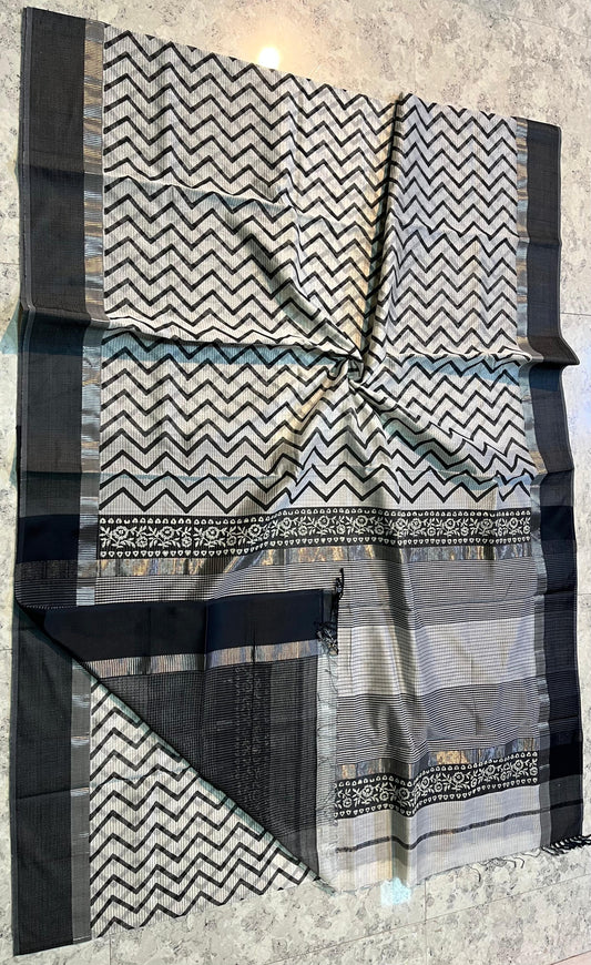Maheshwari Handwoven Chedi Butta Saree (Product Code- TH001)