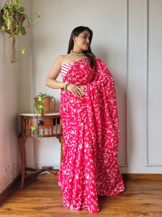 Printed Cotton Mulmul Sarees with Blouse