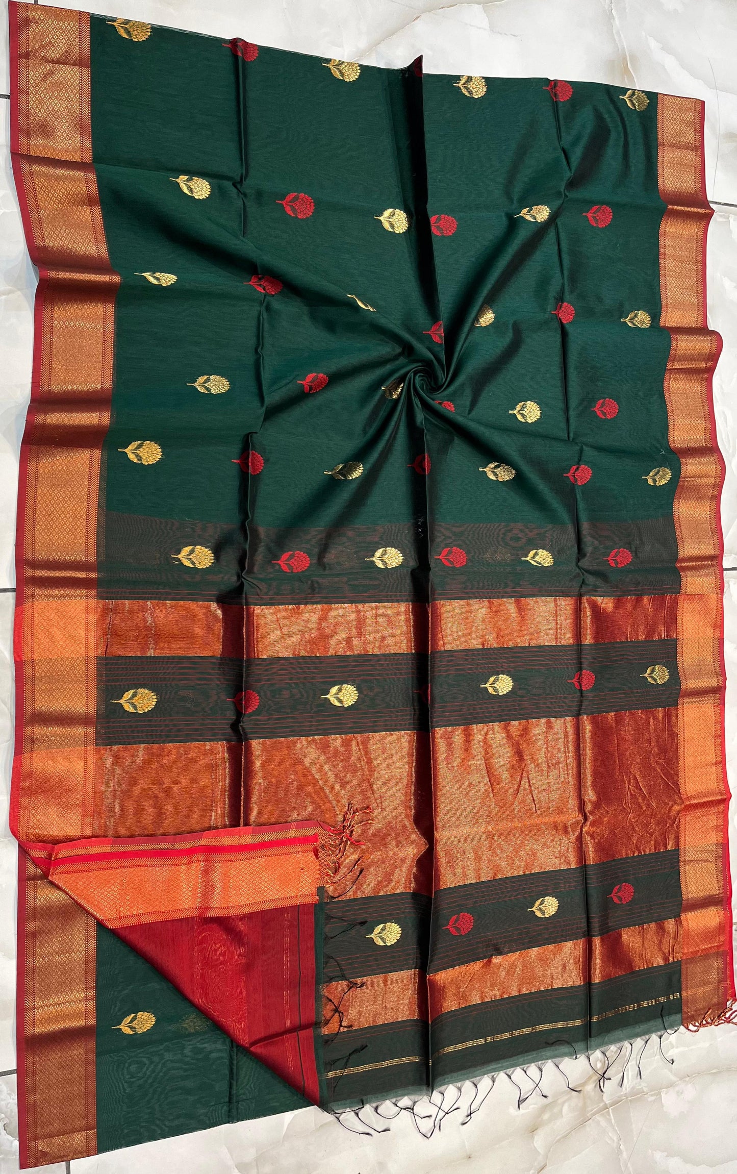 Maheshwari Handwoven Chedi Butta Saree (Product Code- MH005)