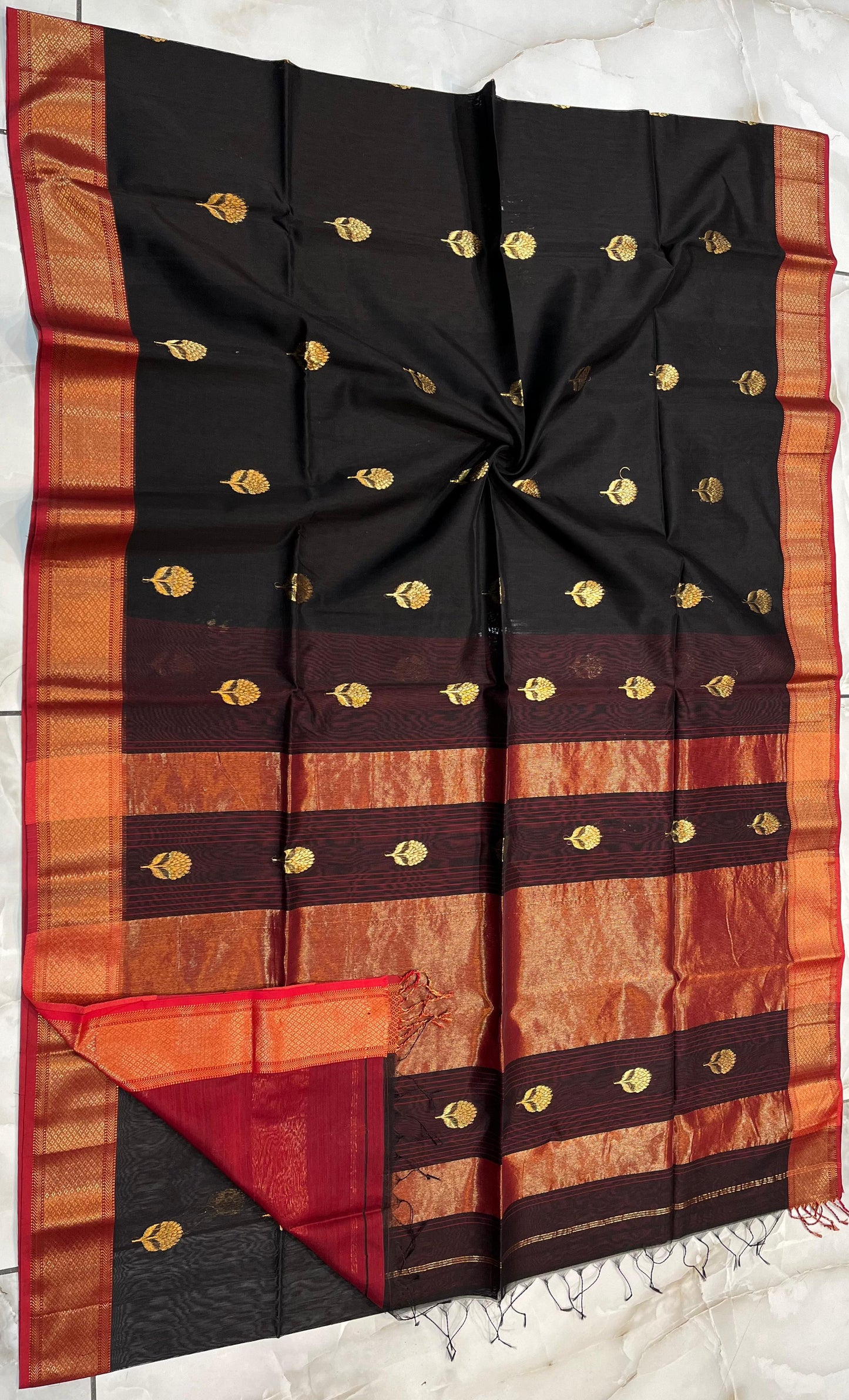 Maheshwari Handwoven Chedi Butta Saree