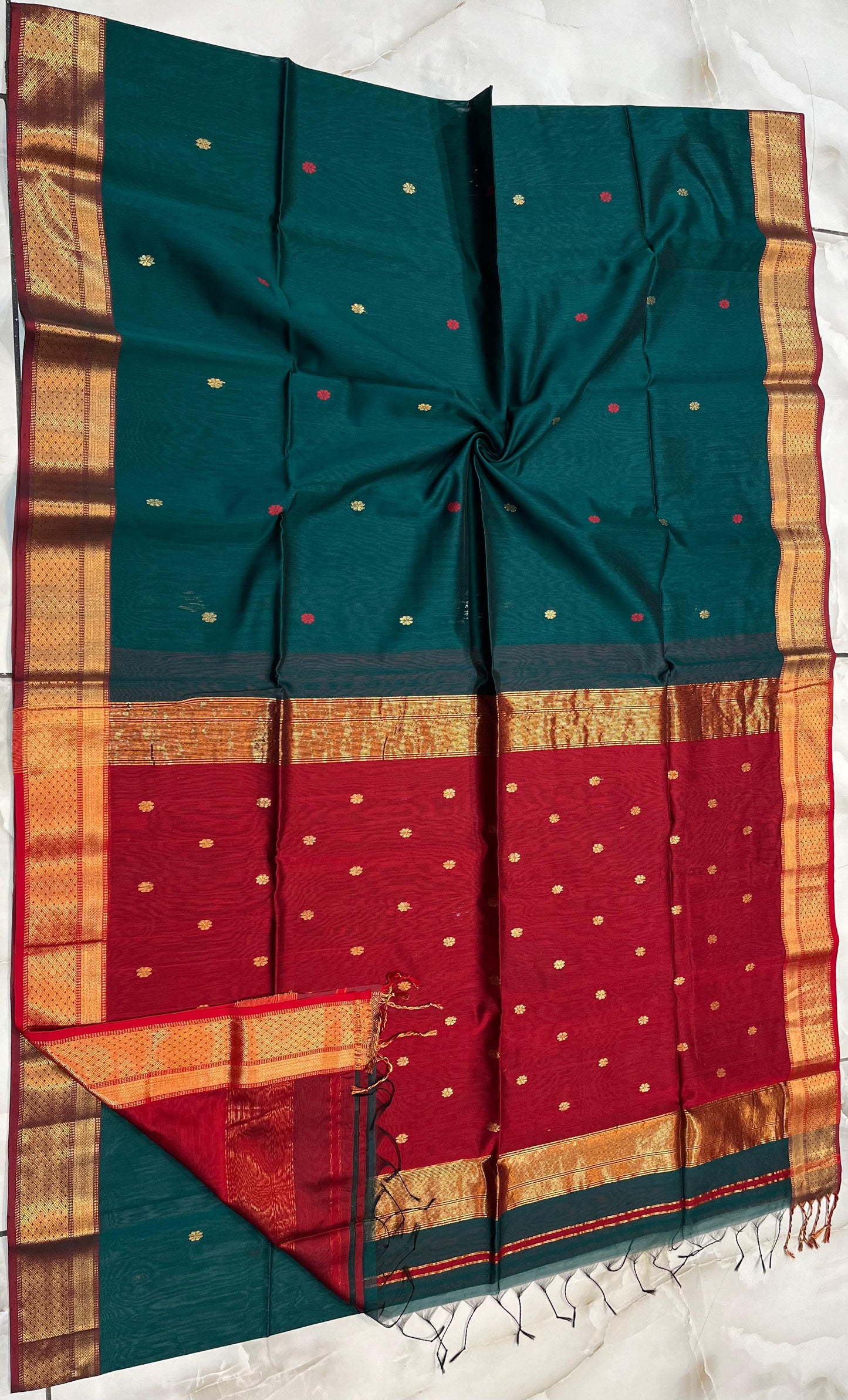 Maheshwari Handwoven Saree (Product Code 032)