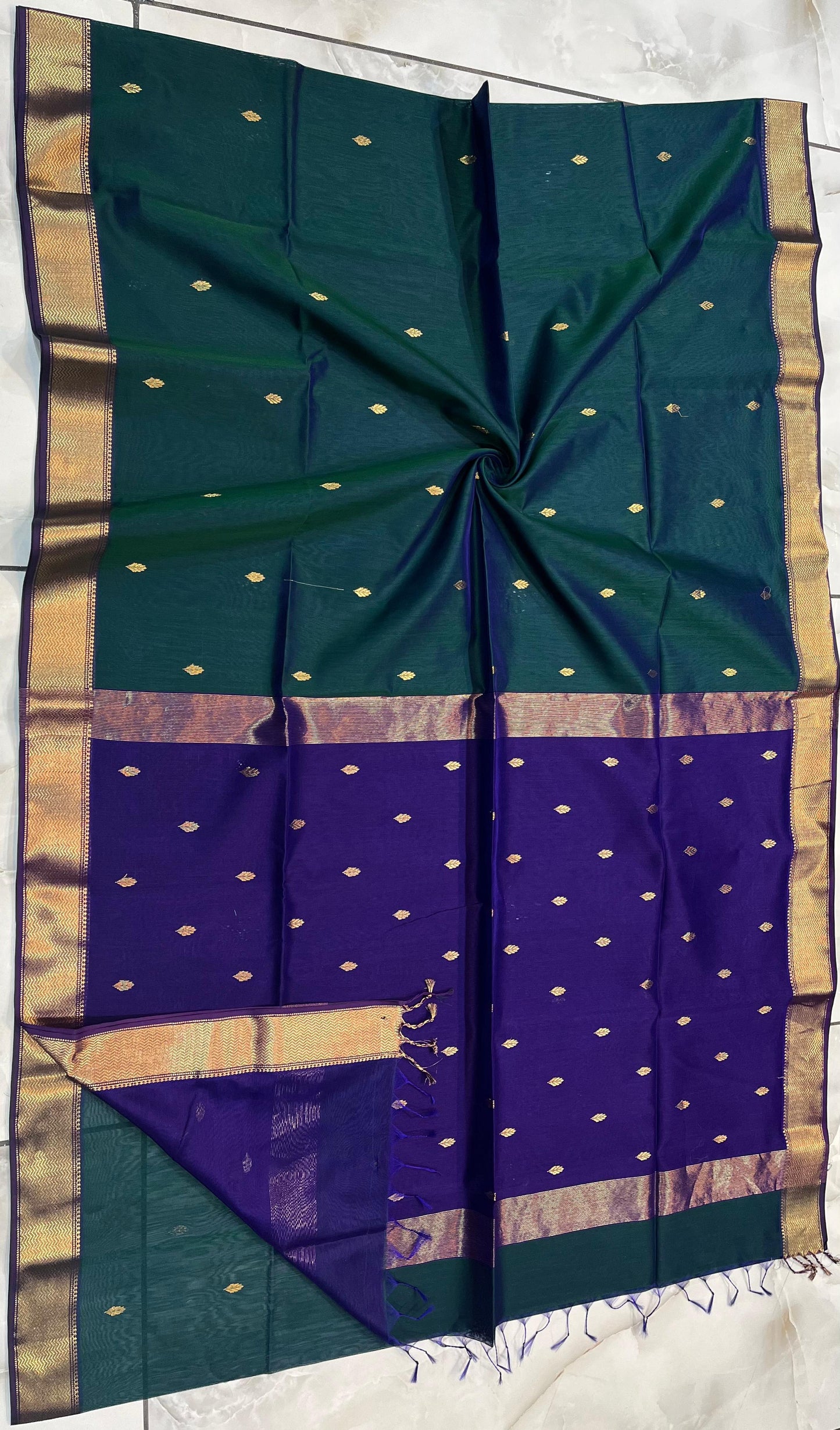 Maheshwari Handwoven Patti Buti Saree (Product code- 003)