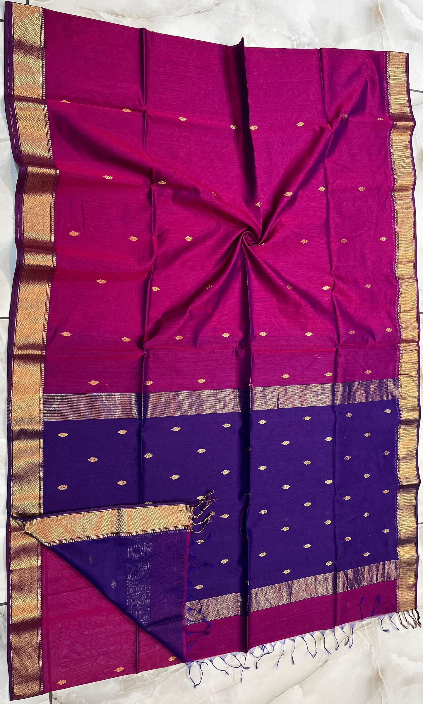 Maheshwari Handwoven Patti Buti Saree (Product code- 012)