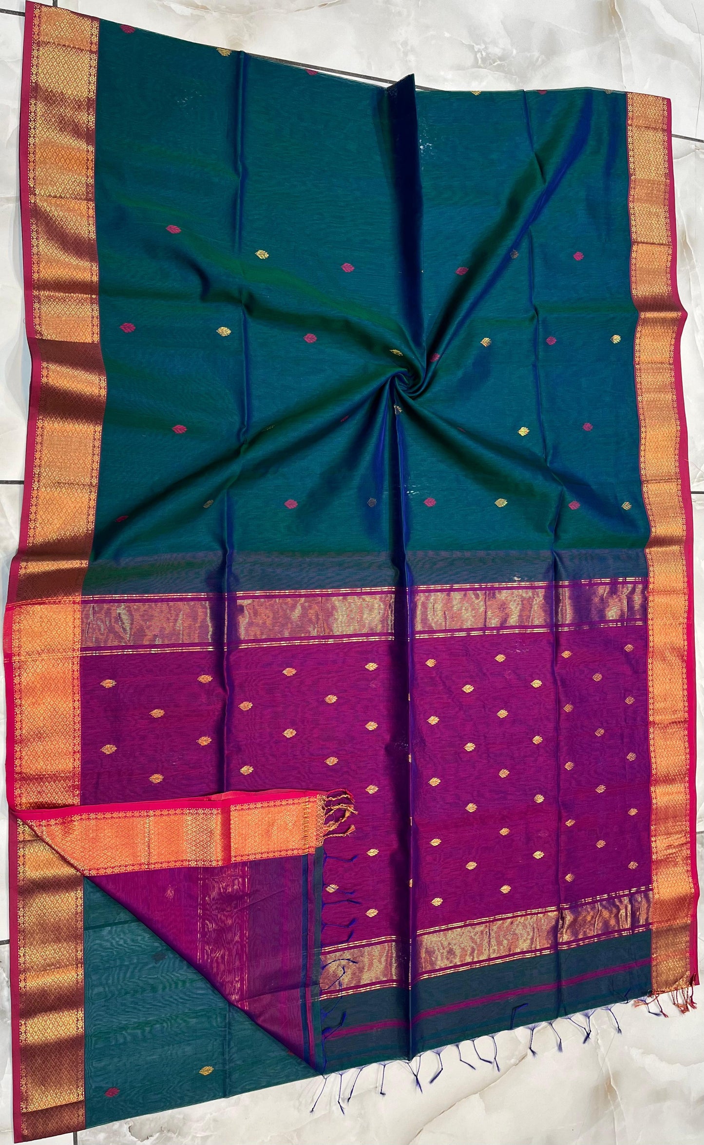 Maheshwari Handwoven Patti Buti Saree (Product code- 026)