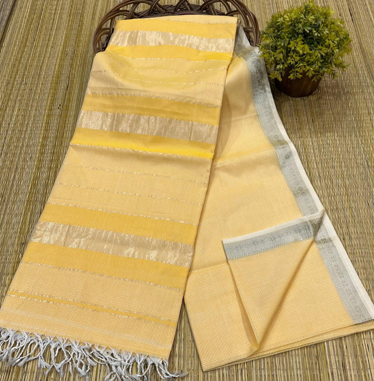 Maheshwari Saree in Handwoven Heritage Weave-092