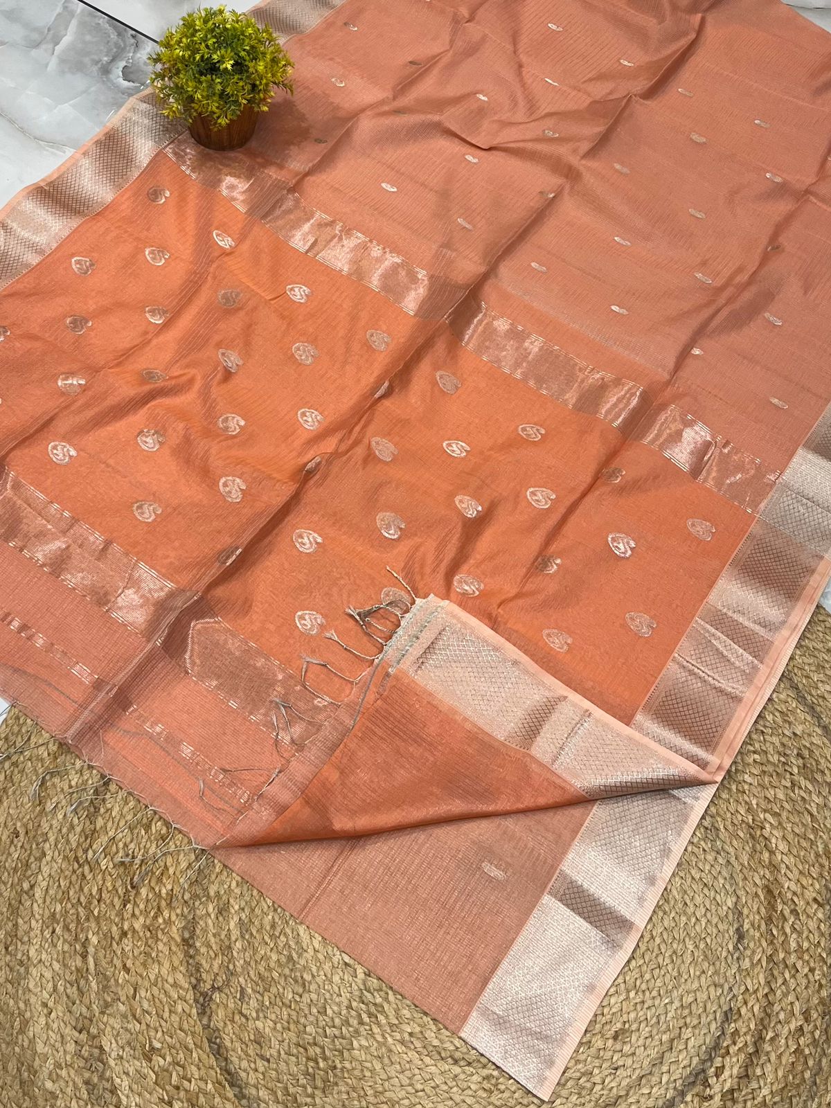 Traditional Pure Maheshwari Handloom Tissue Small Jari Chex-002