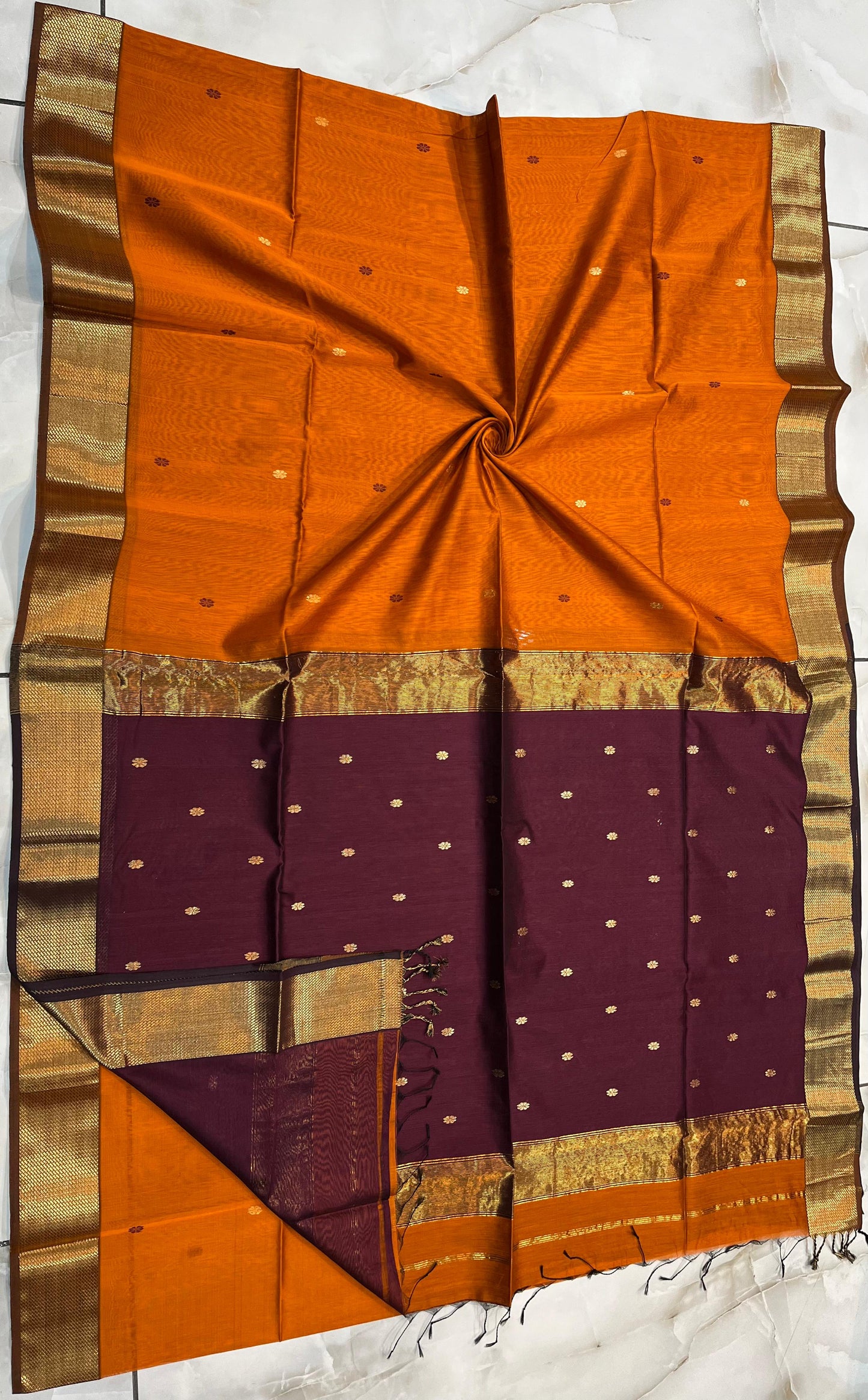 Maheshwari Handwoven Buti Saree