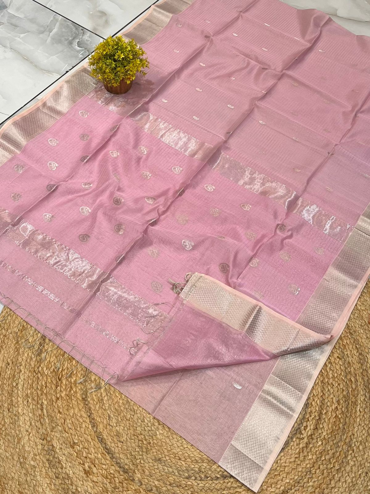 Traditional Pure Maheshwari Handloom Tissue Small Jari Chex-011