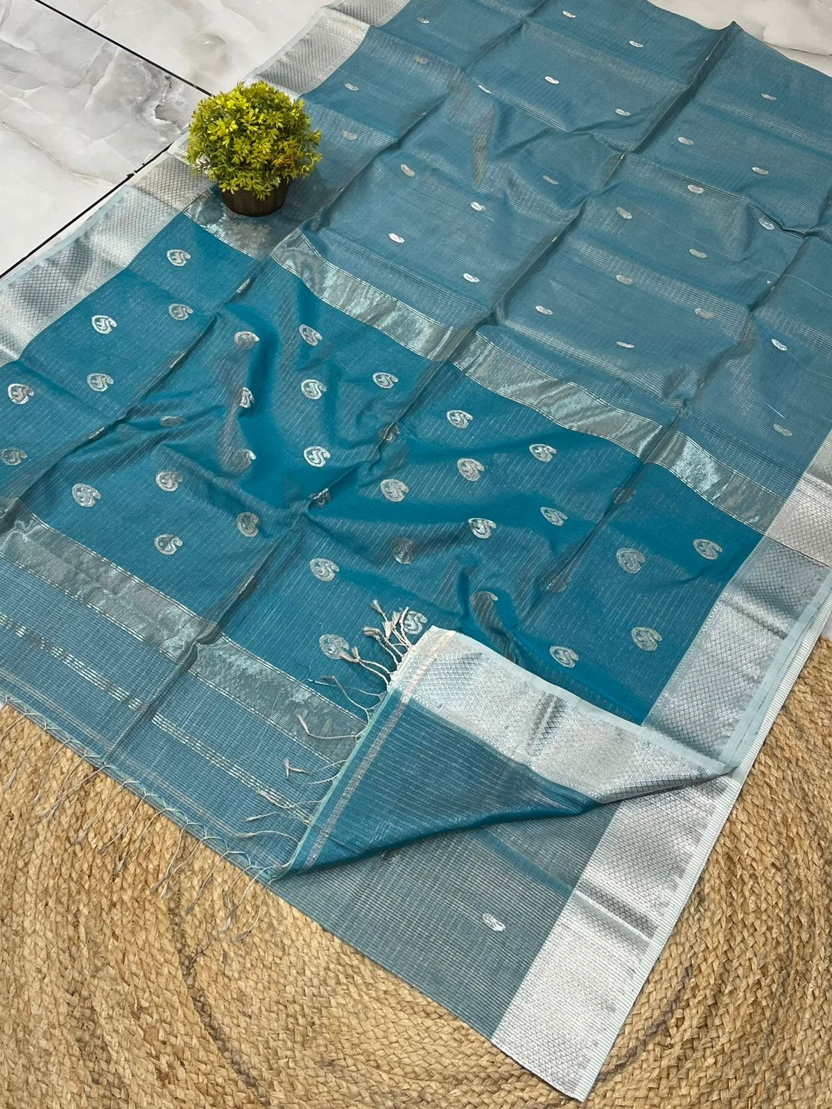 Traditional Pure Maheshwari Handloom Tissue Small Jari Chex-009