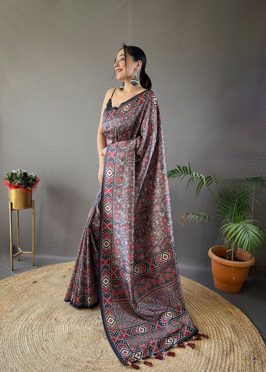 Elegant  Silk Saree with Digital Print Concept-003