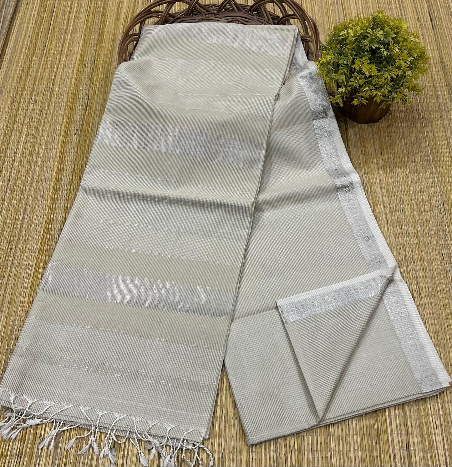 Maheshwari Saree in Handwoven Heritage Weave-096