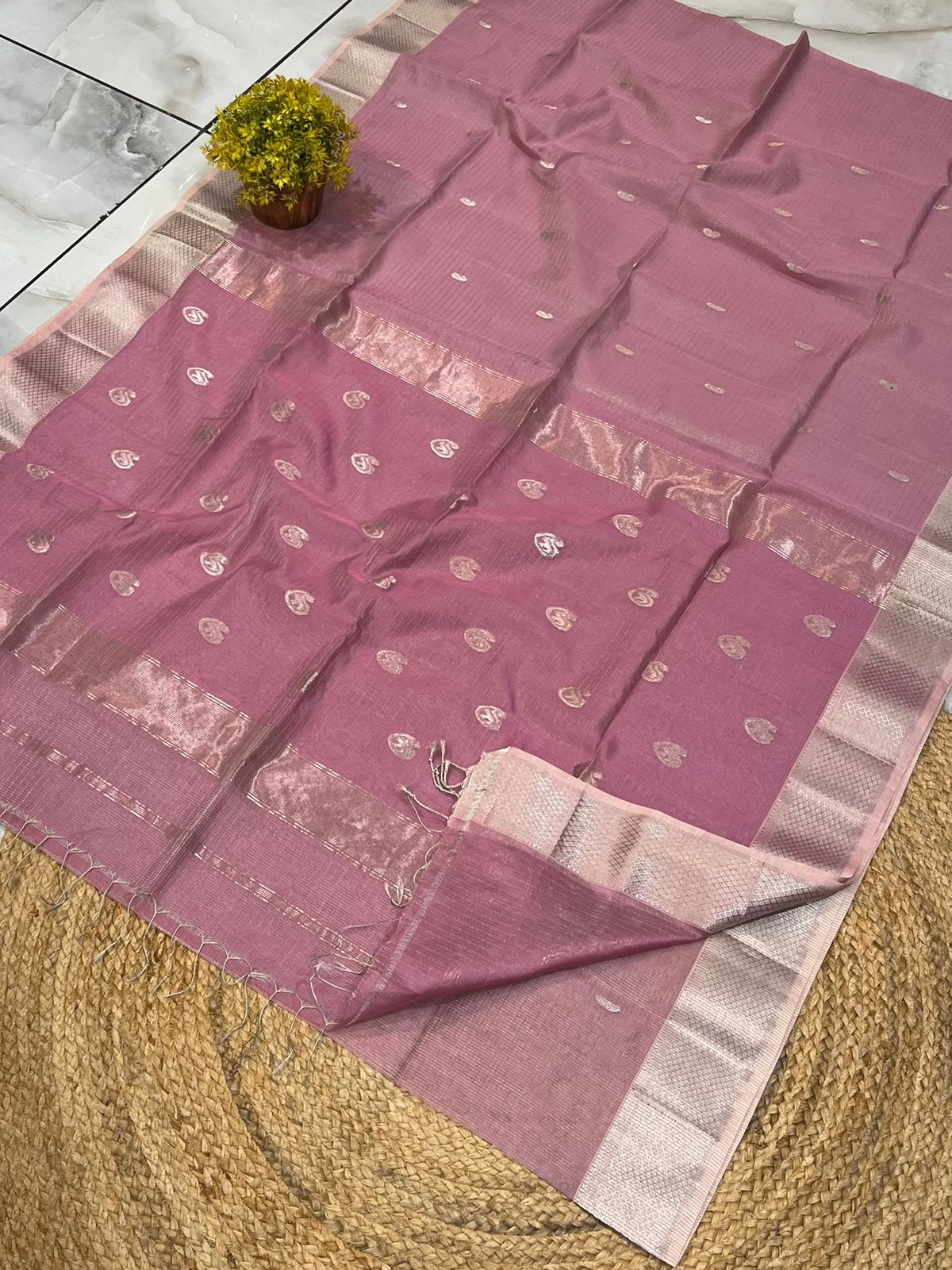 Traditional Pure Maheshwari Handloom Tissue Small Jari Chex-006